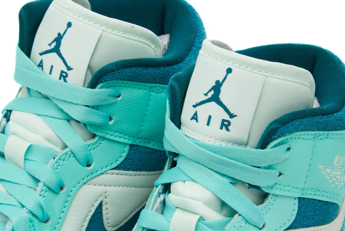 AIR JORDAN 1 MID WMNS SE - BLEACHED TURQ/SKY J TEAL-BAREL